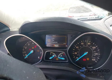 2017 Ford Escape S z USA, uszkodzony, nr VIN 1FMCU0F7XHUB75734